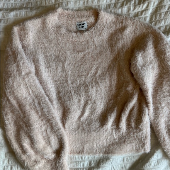 Aritzia Sweaters - Aritzia Sunday Best Kitten Sweater - Soft Pink - Size Large (S/M)